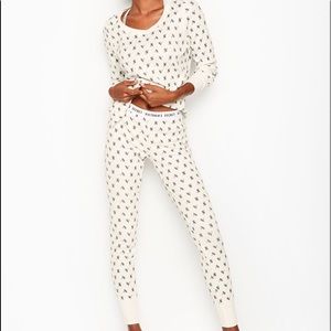 NWT Victoria’s Secret signature print pjs sz S